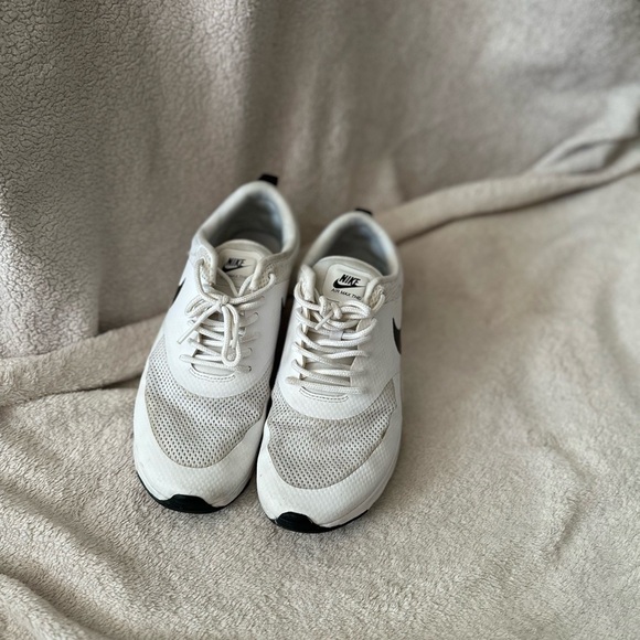 Women’s Nike AirMax Thea - Picture 2 of 2